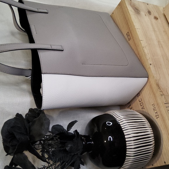 COPY - Michael kors Gemma color block shoulder tote with matching wallet set - Picture 4 of 8